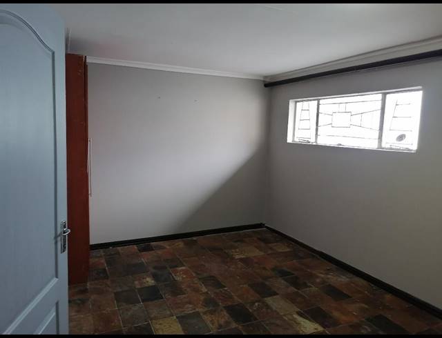 1 bed property to rent in WINCHESTER HILLS